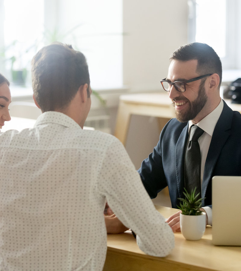 Representante empresarial en una reunión